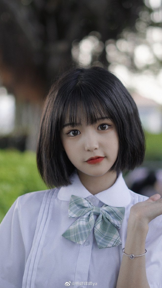 Anime nữ tóc ngắn 44