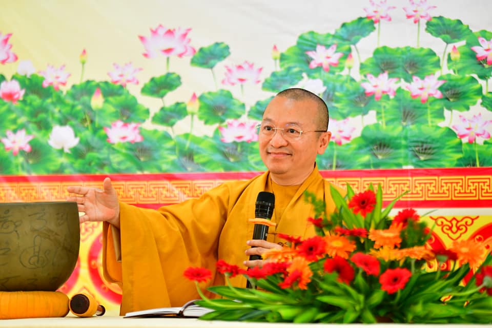 Lắng nghe những hình ảnh đức phật xuất gia sâu sắc và ý nghĩa