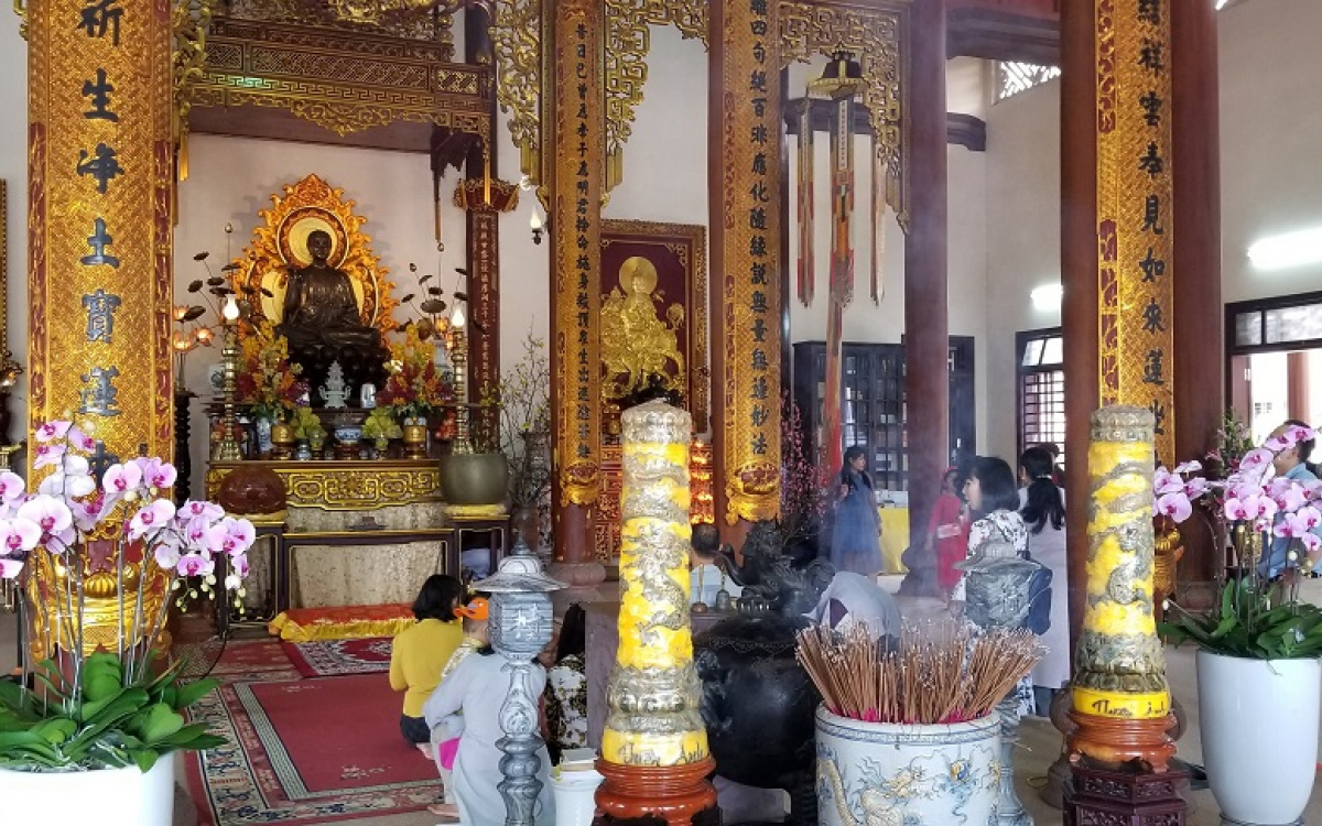 h&igrave;nh ảnh đi ch&ugrave;a lễ Phật 0021