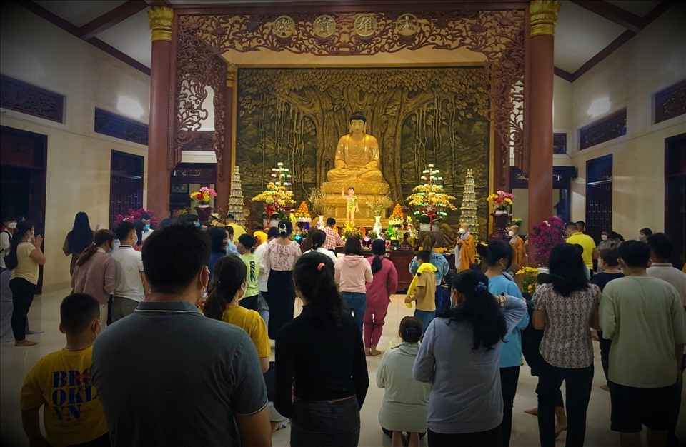 h&igrave;nh ảnh đi ch&ugrave;a lễ Phật 0023