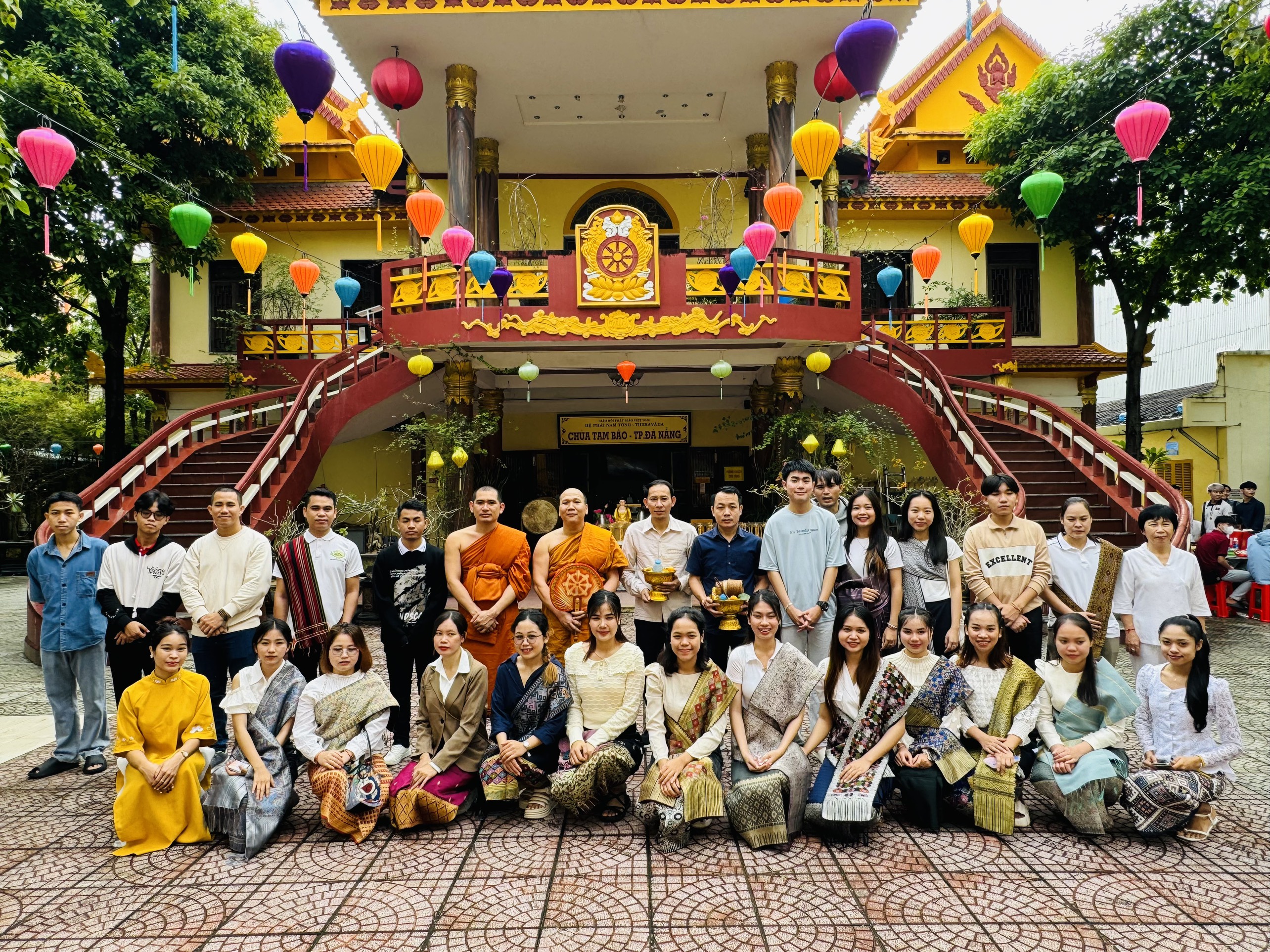 h&igrave;nh ảnh đi ch&ugrave;a lễ Phật 0034