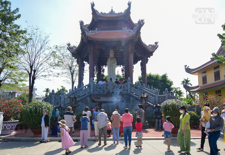 h&igrave;nh ảnh đi ch&ugrave;a lễ Phật 0039