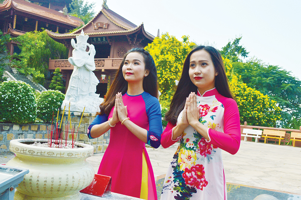 h&igrave;nh ảnh đi ch&ugrave;a lễ Phật 0043