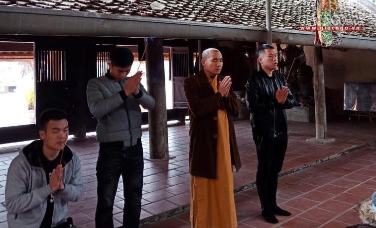 h&igrave;nh ảnh đi ch&ugrave;a lễ Phật 0052