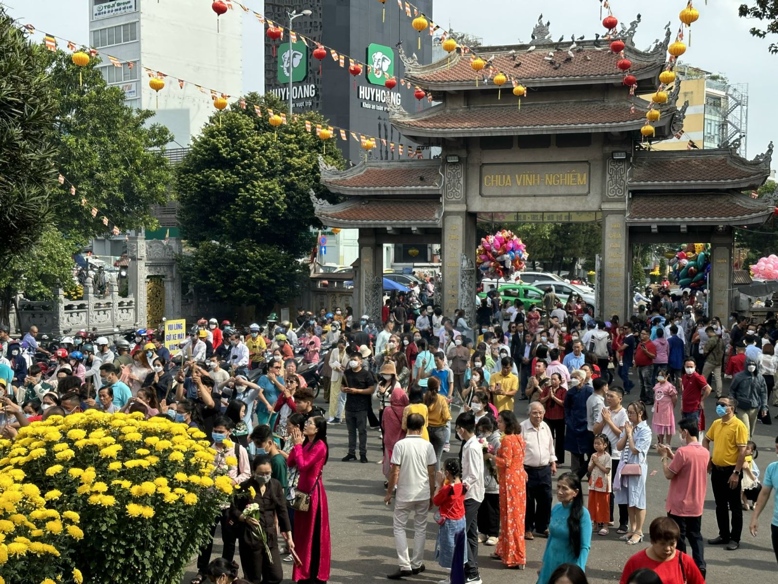 h&igrave;nh ảnh đi ch&ugrave;a lễ Phật 0060