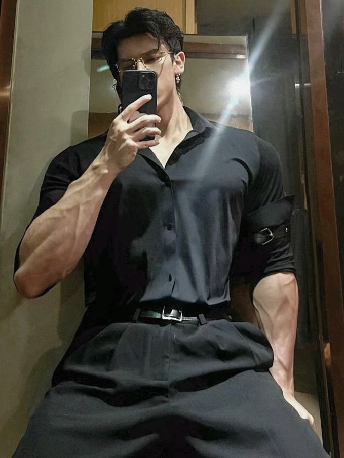 h&igrave;nh ảnh trai đẹp tập gym