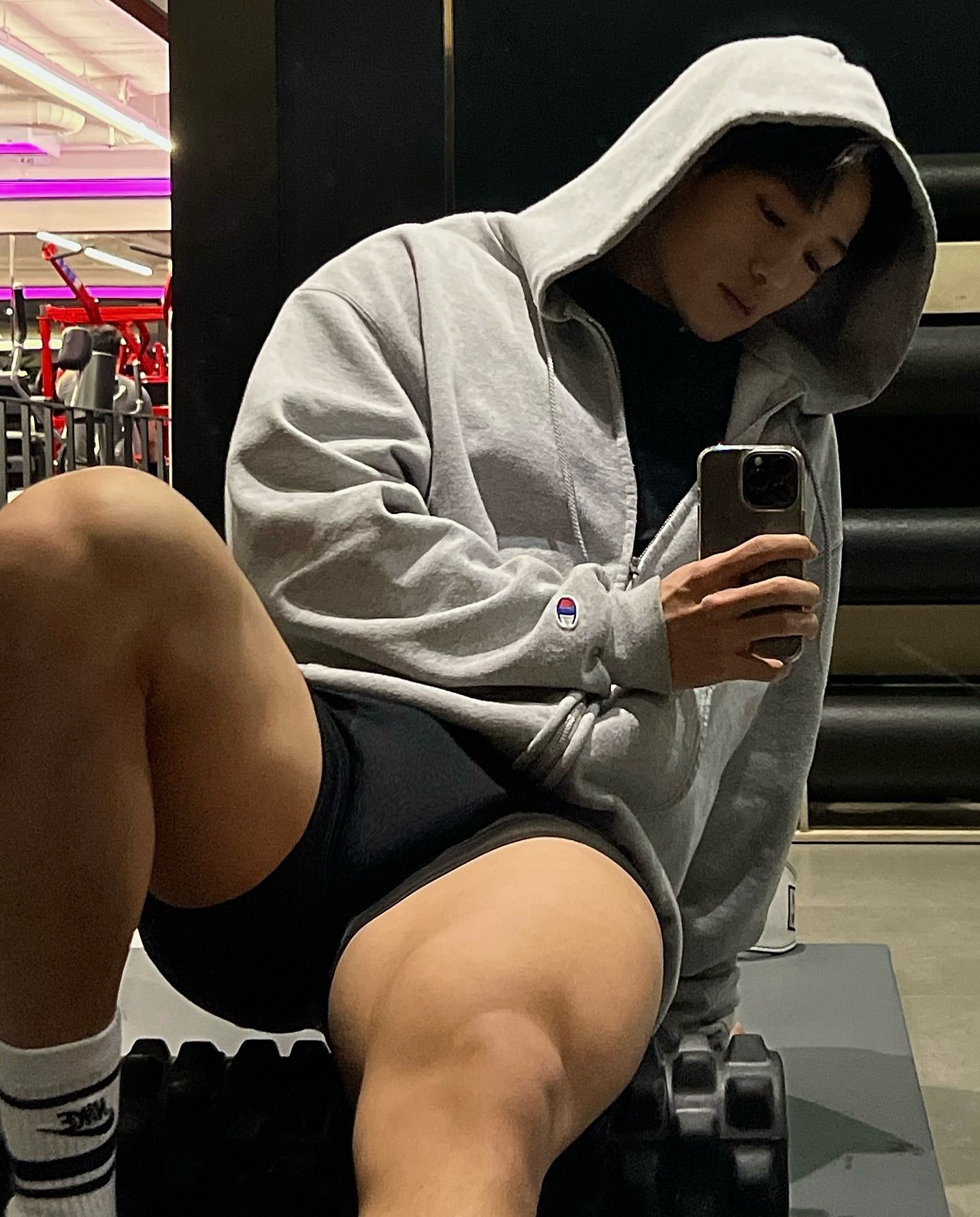 phong c&aacute;ch trai đẹp tập gym