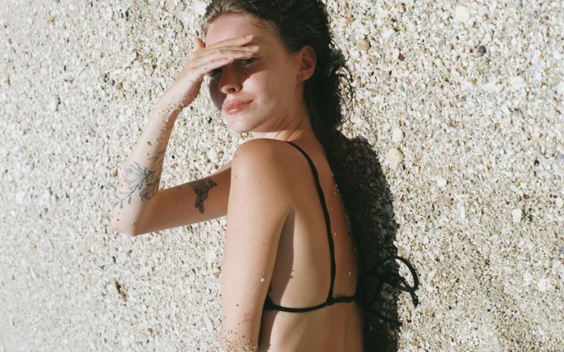 g&aacute;i mặc bikini 2