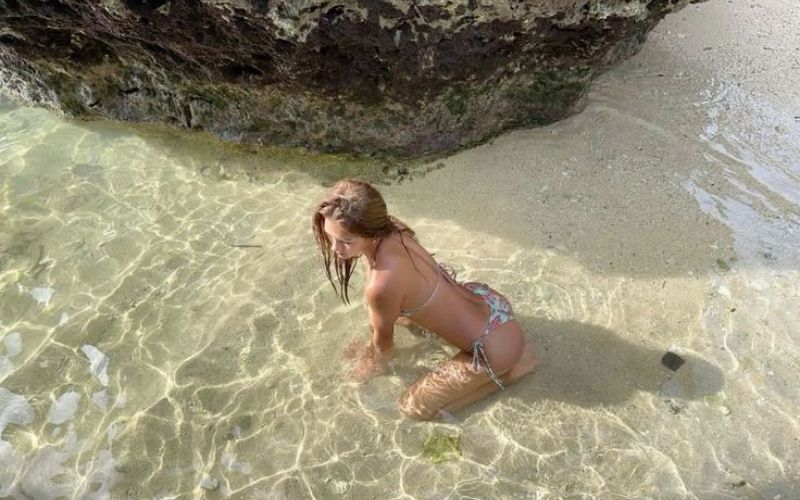 g&aacute;i mặc bikini 4