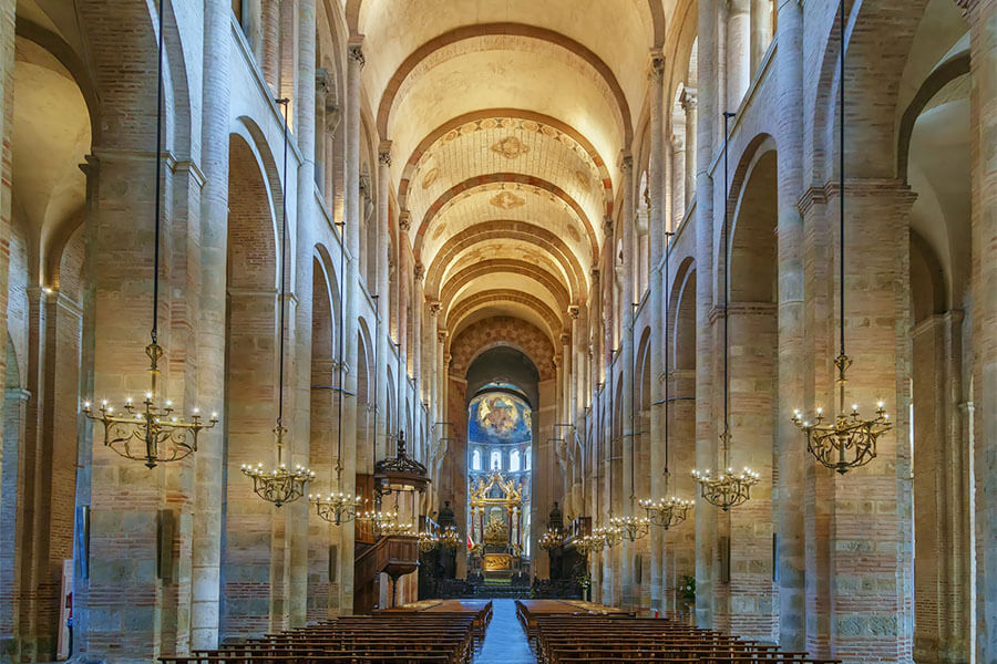 Nhà thờ Romanesque - Biểu tượng của nghệ thuật kiến trúc thời kỳ Trung cổ