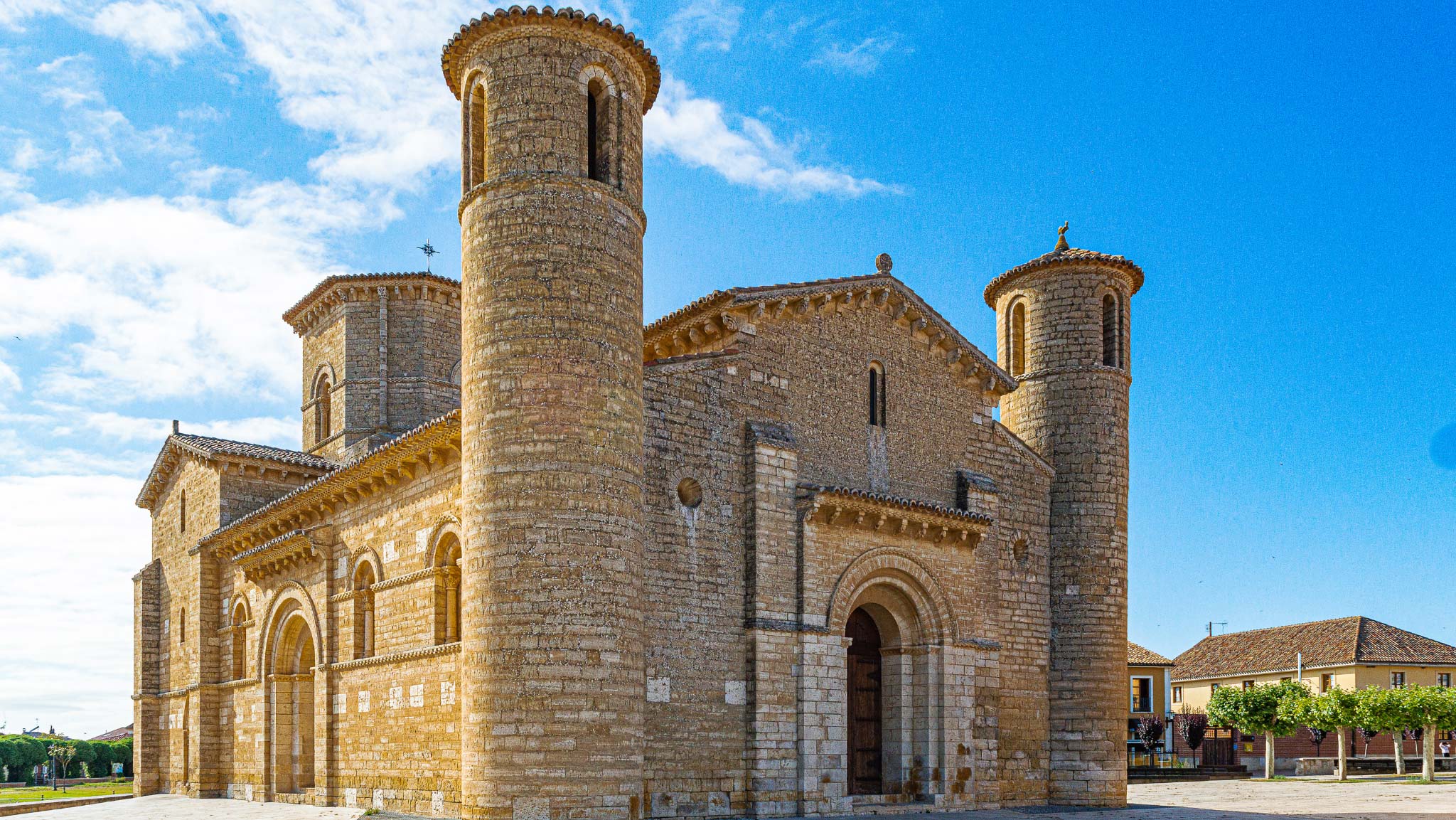 Những công trình Romanesque tiêu biểu tại châu Âu